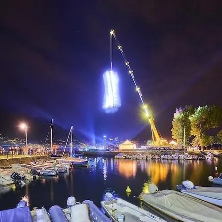 A Step From The בית נופש *