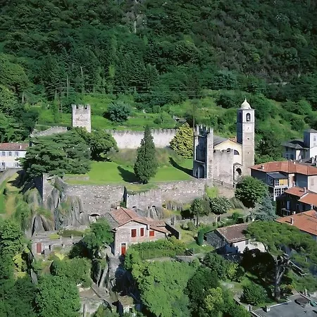 A Step From The דרביו