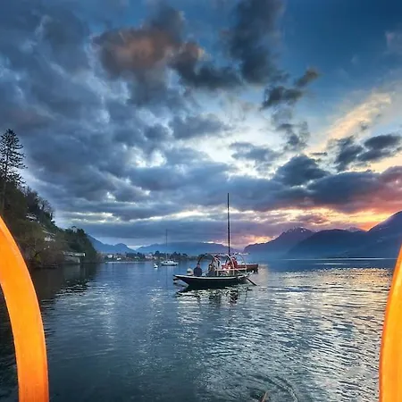 A Step From The 德尔维奥