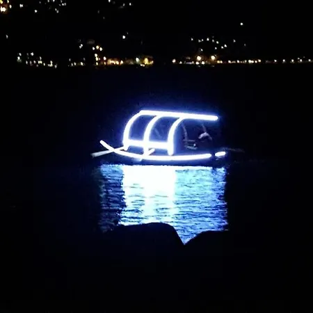 Nyaraló A Step From The